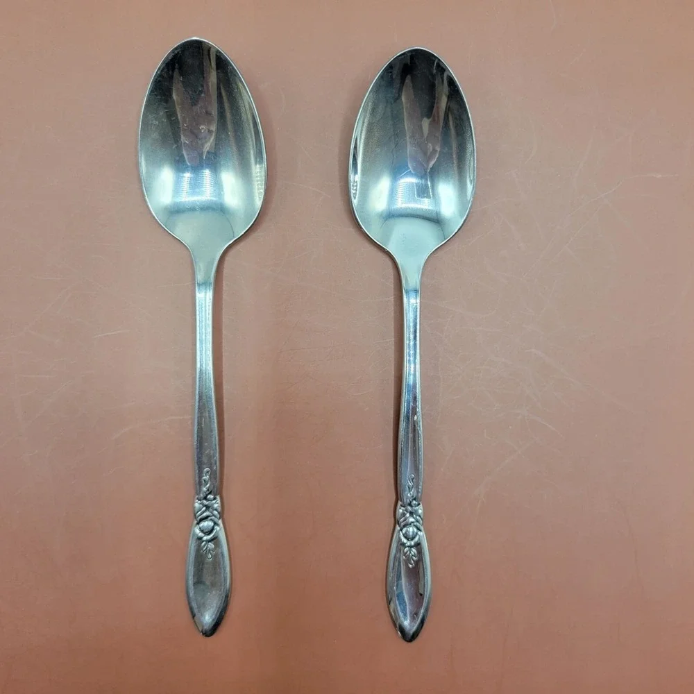 2 Oneida Community Stainless Oval Soup Spoon Spring Rose Betty Crocker 6 3/4 in